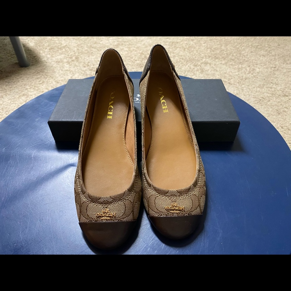 Coach flats